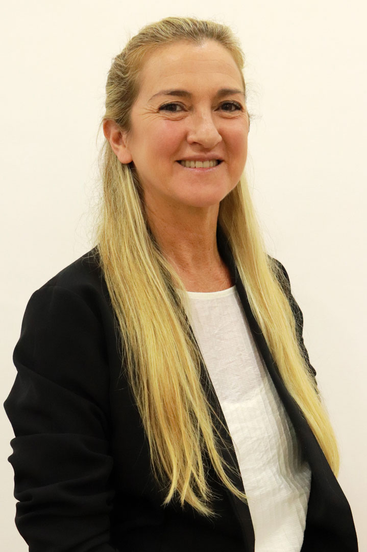 María E. Linarez